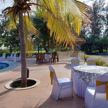 Coral Beach Resort Mahabalipuram Exterior foto